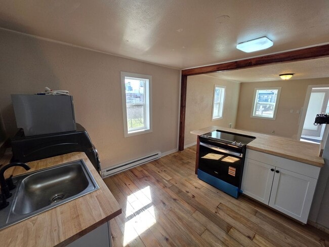 Building Photo - Newly Remodeled Home in Spokane
