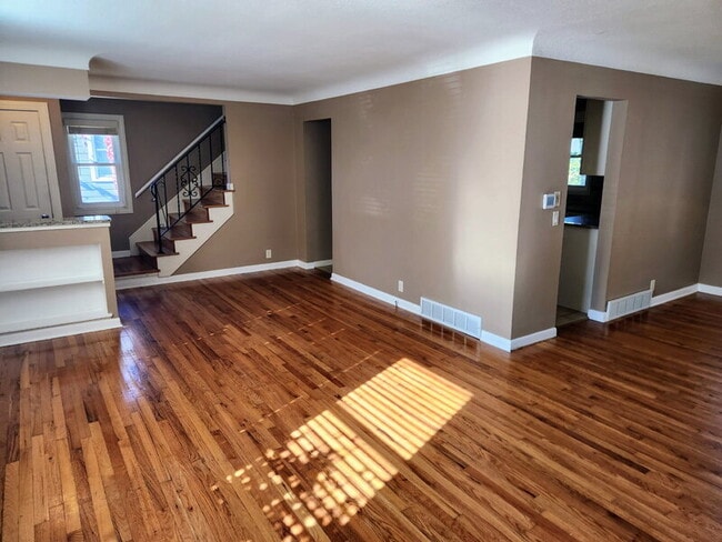 Building Photo - 5513 Forest Ave