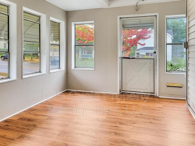 Building Photo - 631 M.L.K. Jr St SE