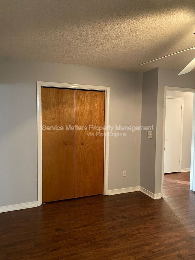 Building Photo - 5746 Rolling Hills Dr