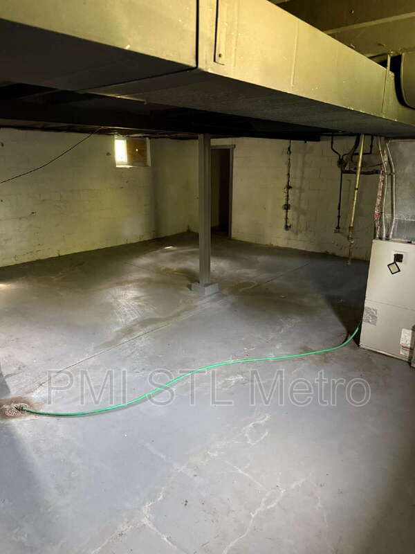 Building Photo - 2134 Rosebud Ave