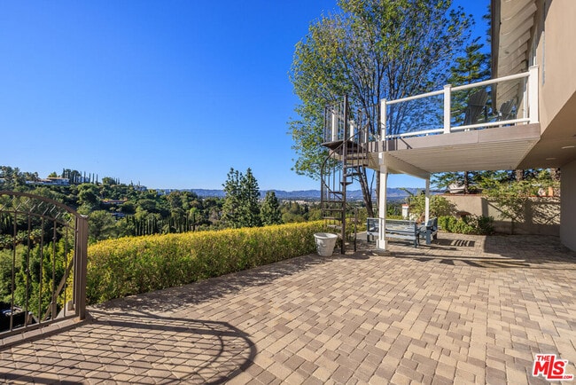 Building Photo - 17108 Oak View Dr