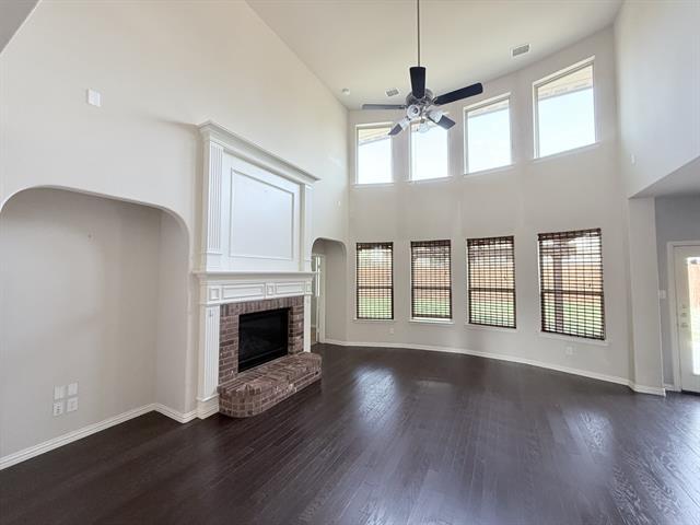 Building Photo - 12571 Valley Spring Dr
