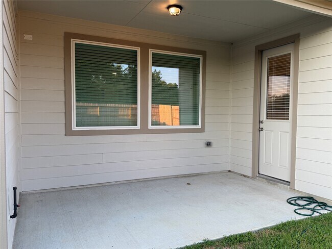 Building Photo - 32011 Sweet Pea Mdw Dr