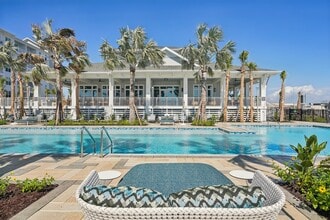 Building Photo - MAA Breakwater