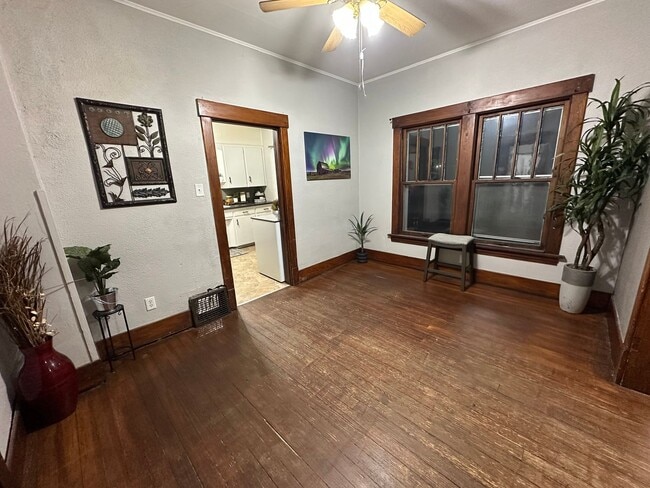 Building Photo - 2 bed, 1 bath home for rent in Waterloo