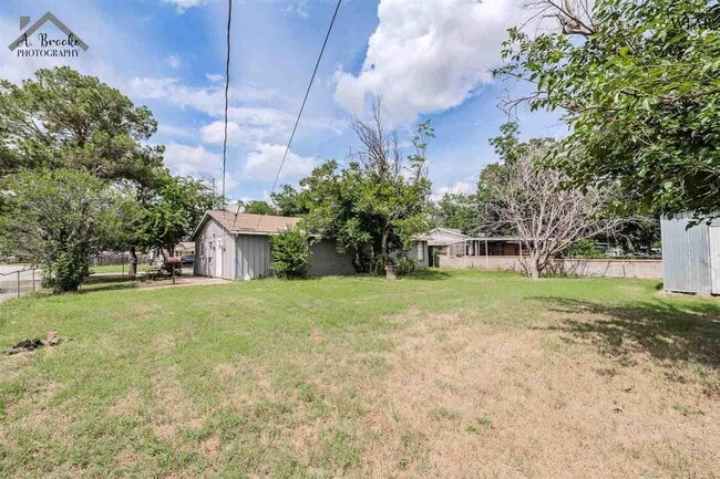 Building Photo - 5017 Kingston Dr