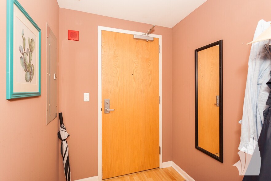 Building Photo - 1250 S Indiana Pkwy