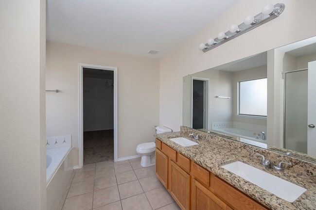 Building Photo - 5828 Pebble Ridge Dr