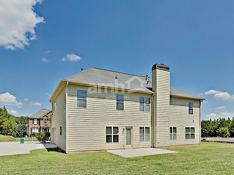 Building Photo - 3100 Camellia Trail