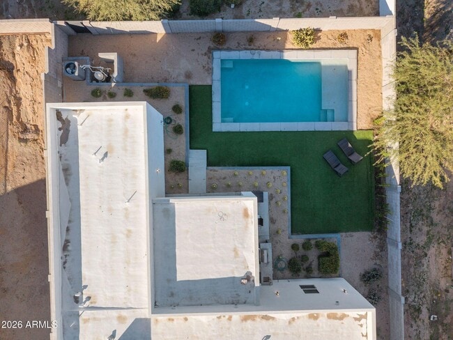 Building Photo - 2252 E South Mountain Ave