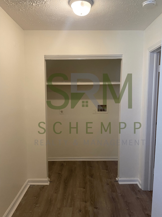 Building Photo - Updated three bedroom two bathroom home in West Louisville! *Section 8 accepted*