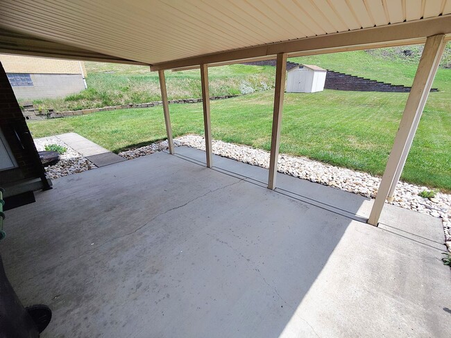 Building Photo - *Beautifully Updated 3BD/2BA Single Family Home Available in Whitehall*
