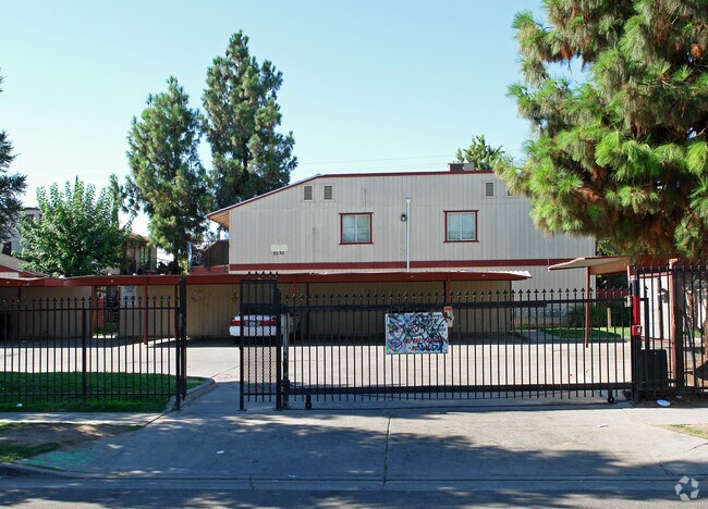 Building Photo - 2525 W Andrews Ave