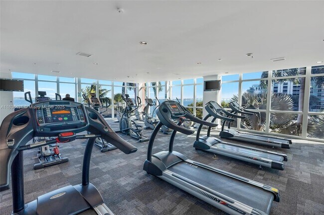 Building Photo - 1155 Brickell Bay Dr