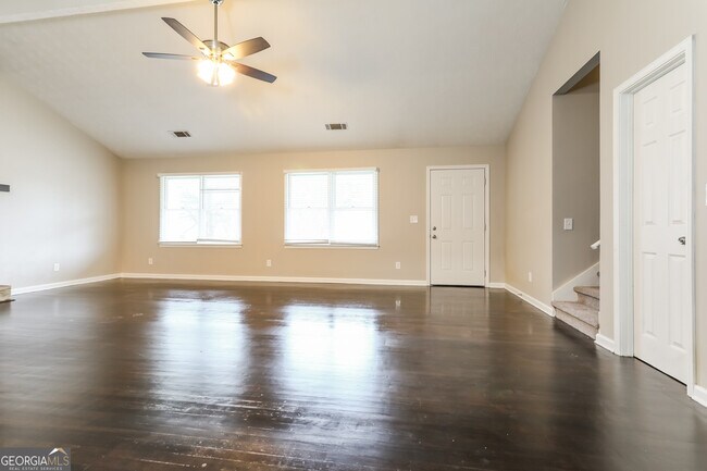 Building Photo - 245 Christy Ln