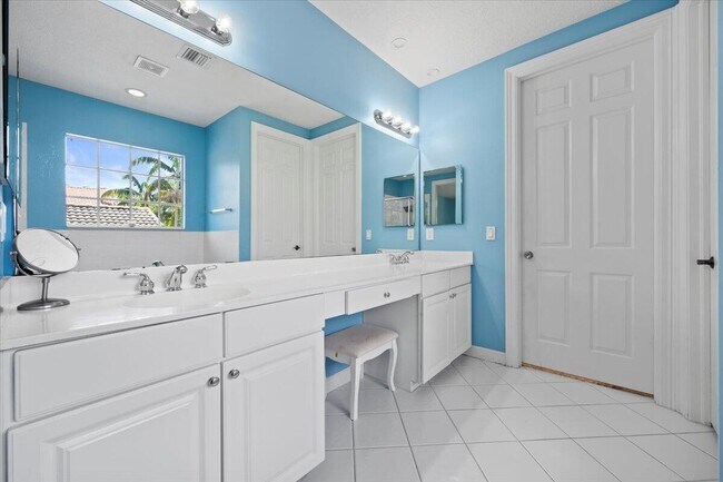 Building Photo - 956 Mill Creek Dr
