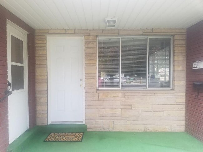 Building Photo - 399 N 100 E