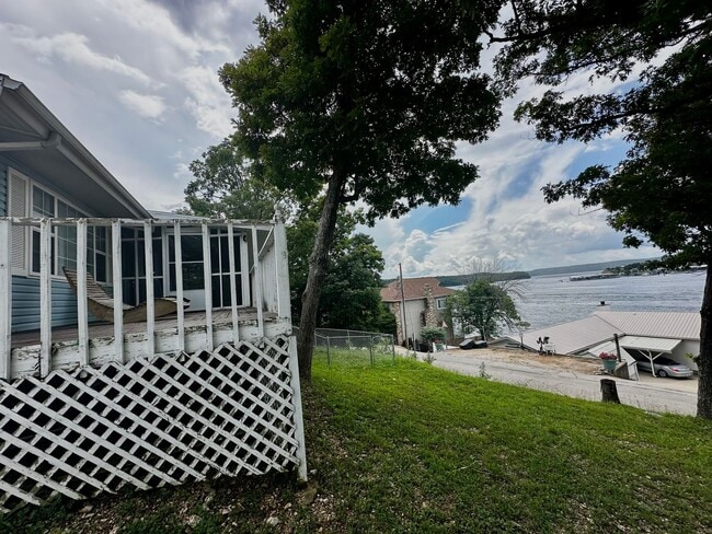 Building Photo - 4 Bedroom House with Lake views!