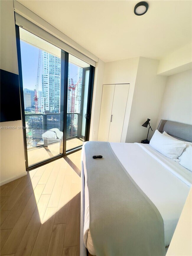 Building Photo - 398 NE 5th St