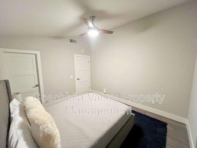 Building Photo - 39866 Newcastle Dr