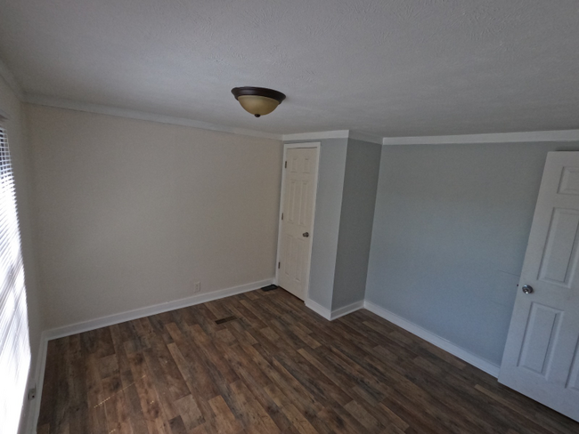 Building Photo - 437 Persimmon Ln