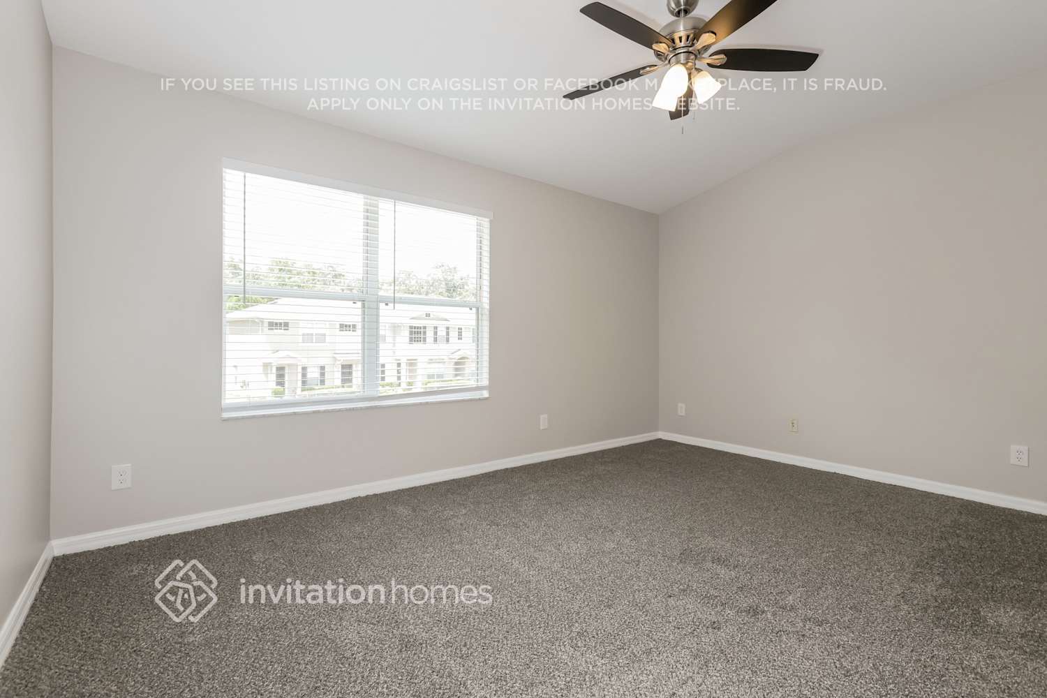 Building Photo - 15792 Fishhawk Falls Dr