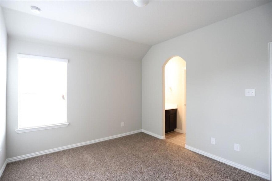 Building Photo - 15928 Holly Crk