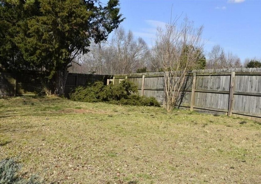 Building Photo - 3327 Edenridge Ct