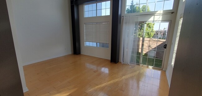 Living Room - 5350 Playa Vista Dr