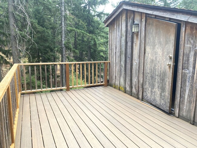 Building Photo - Cabin in Woods with Shop