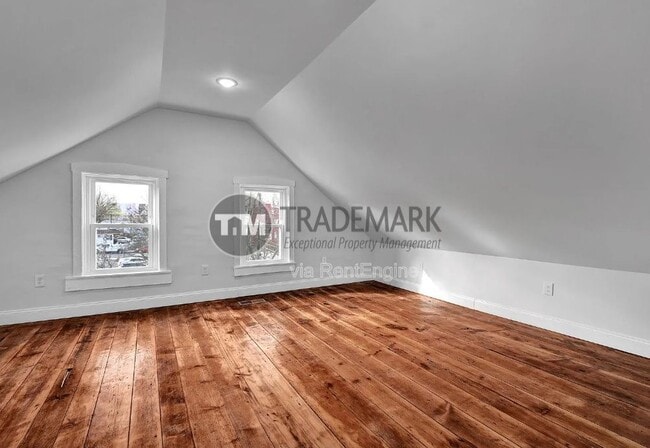 Building Photo - 758 Manor St