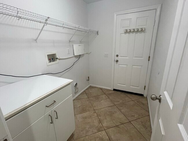 Building Photo - 1974 Arroyo Viejo Dr