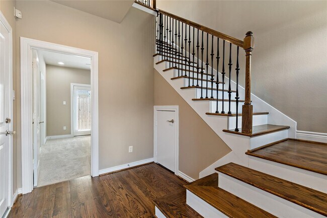 Building Photo - 4312 Dickson St