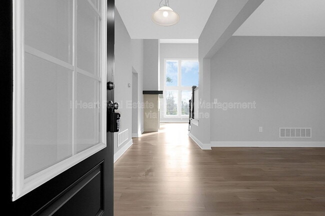 Building Photo - 7570 Dublin Rd