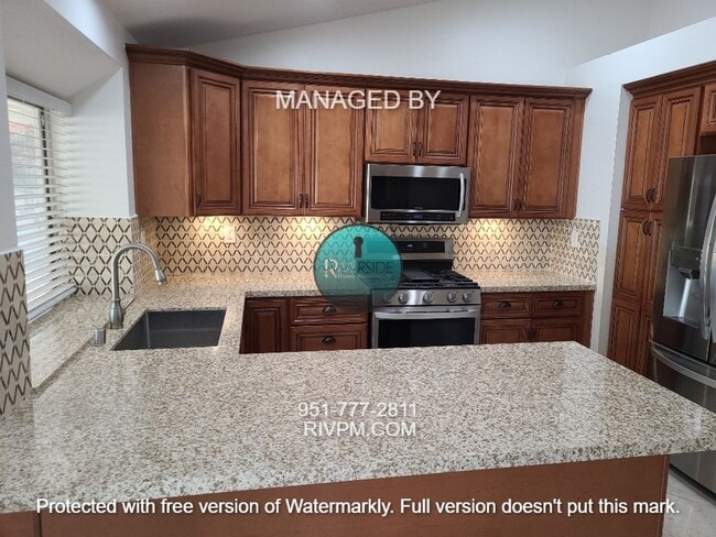 Building Photo - Beautiful home with great curb appeal!