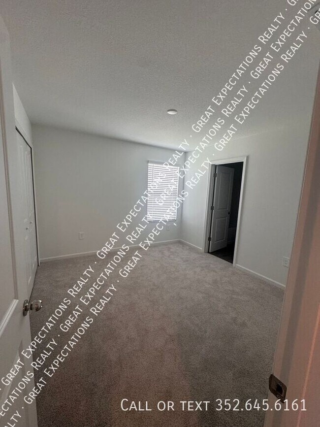 Building Photo - 4923 SW 81st Ln