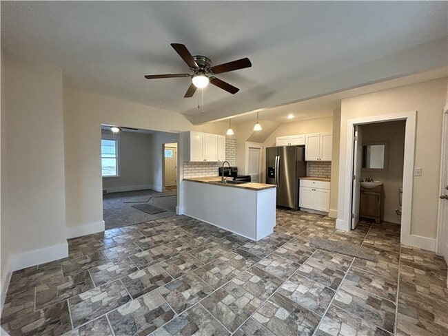 Building Photo - 316 Henry Ave