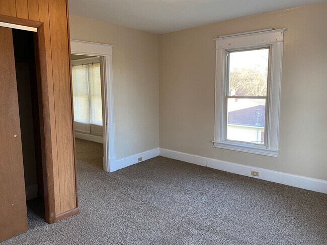 Building Photo - 123 Teckla Ave