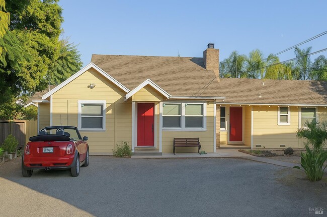 Building Photo - 829 Hunt Ave