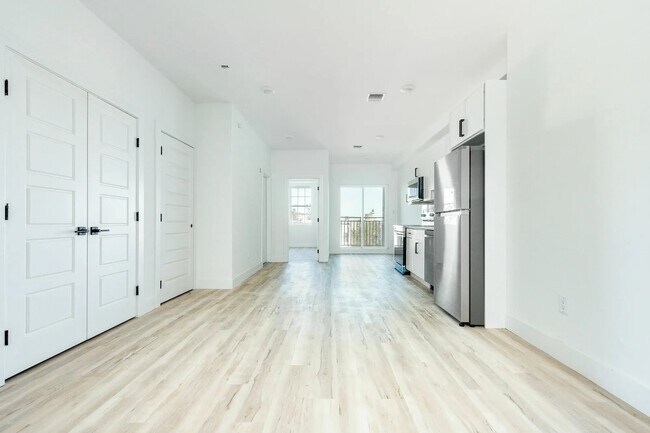 Building Photo - 809 Diamond St