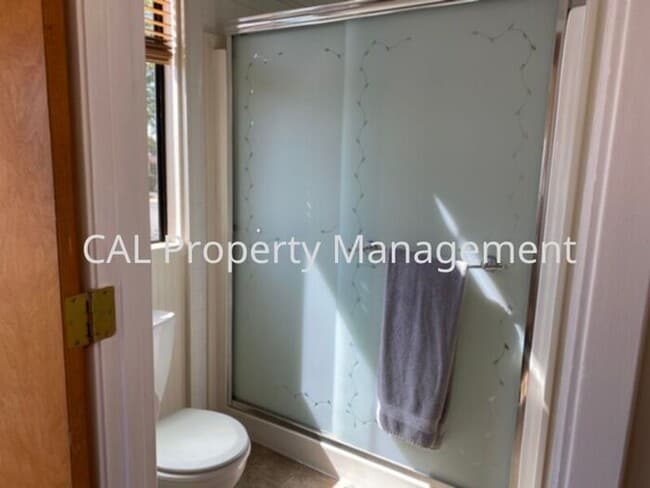 Building Photo - Beautiful 4 Bedroom Home in Salinas, CA