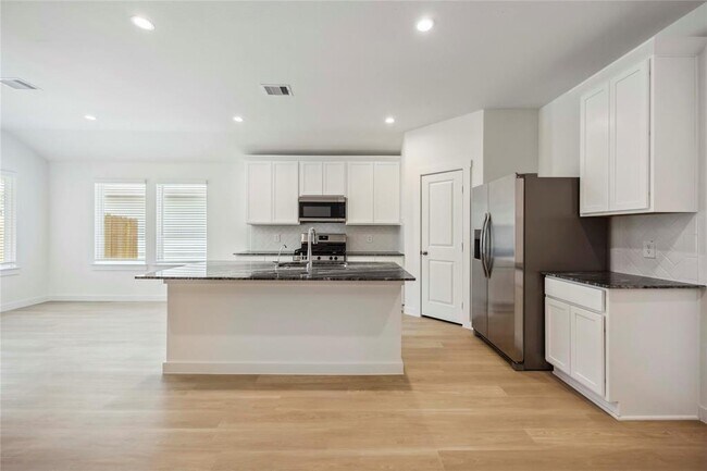 Building Photo - 1715 Battisti Dr
