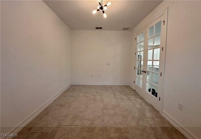 Building Photo - 43613 Sparrow Dr