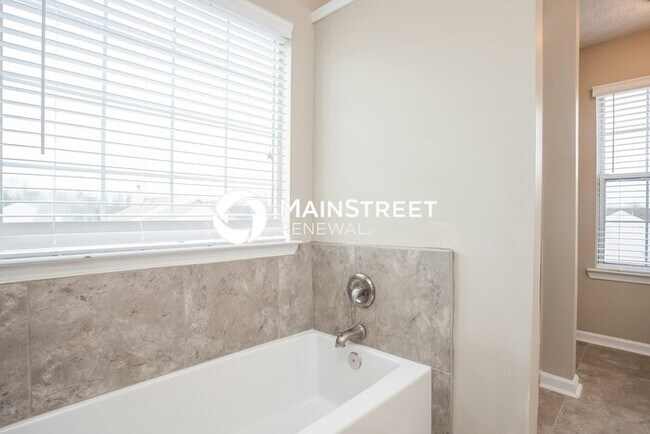 Building Photo - 4 Bedroom Pet-Friendly Home in Douglasville, GA with Main Street Renewal