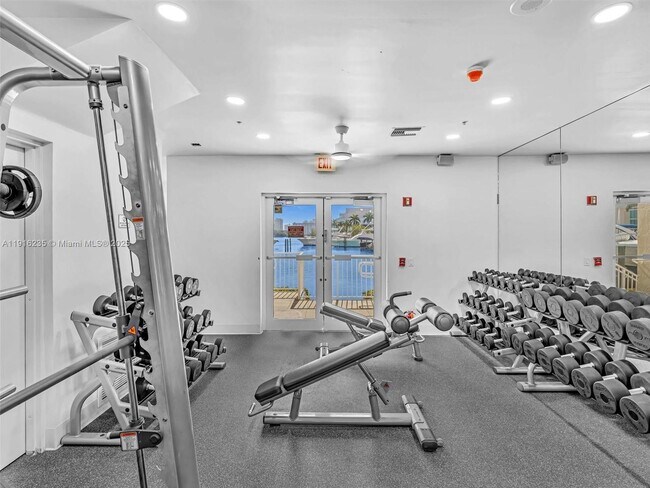 Building Photo - 3370 Hidden Bay Dr