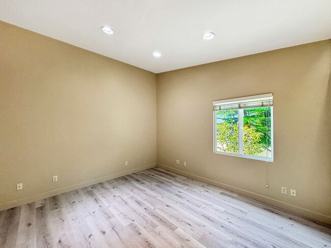 Building Photo - Gorgeous 3BD/2BA House in Pacific Beach W/...