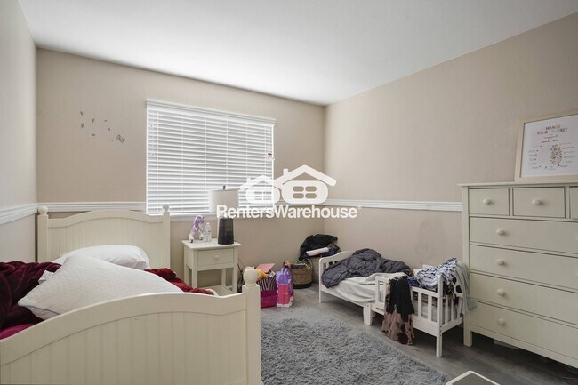 Building Photo - 5603 S Yakima Way