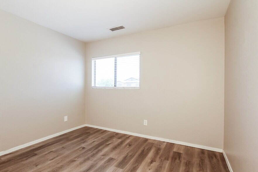 Building Photo - 8961 S 253rd Ave