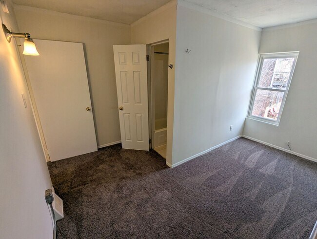 Building Photo - 218 Joliet Way